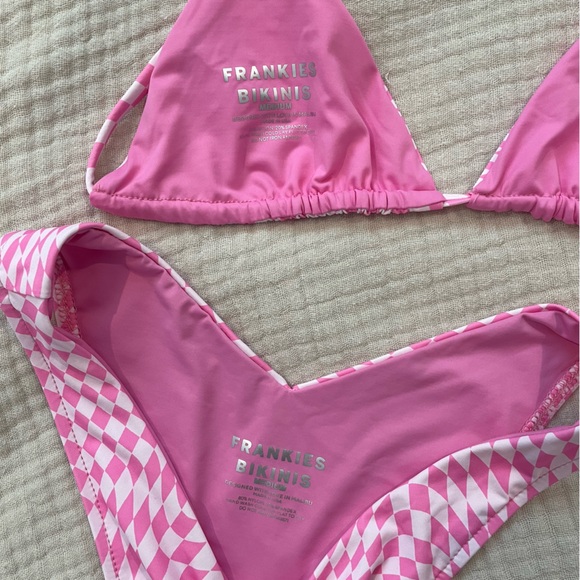 Pink bikini - Picture 2 of 3